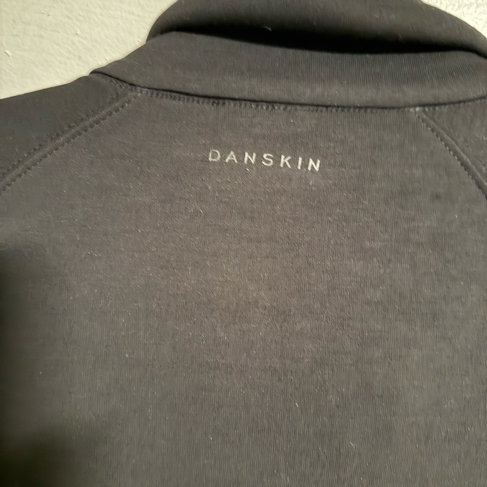 Danskin Women's Luxe Half Zip Top Black Pullover NWT - Picture 3 of 4